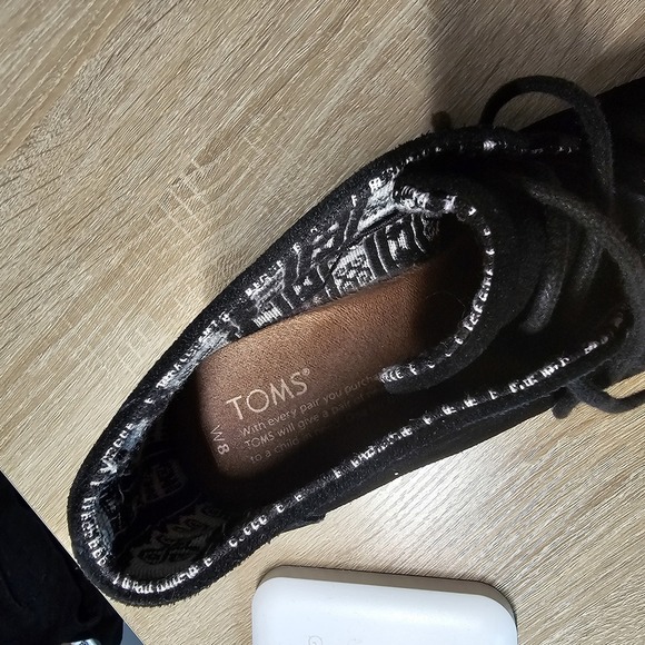 TOMS | KALA BLACK LACE UP WEDGE BOOTIE SIZE 8 - Picture 3 of 6